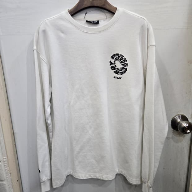 M,95)) NERDY 널디 맨투맨! 디자인이 진짜 짱 이뻐요! 추천!