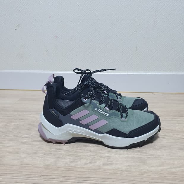아디다스 테렉스 고어텍스 등산화 250