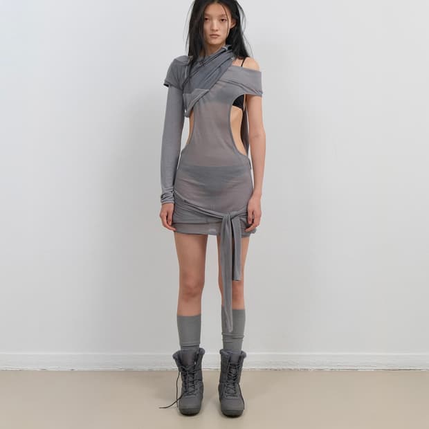 OJOS Curved Cut Layered Tee (Charcoal)