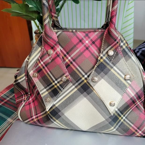 비비안웨스트우드 체크 도트백