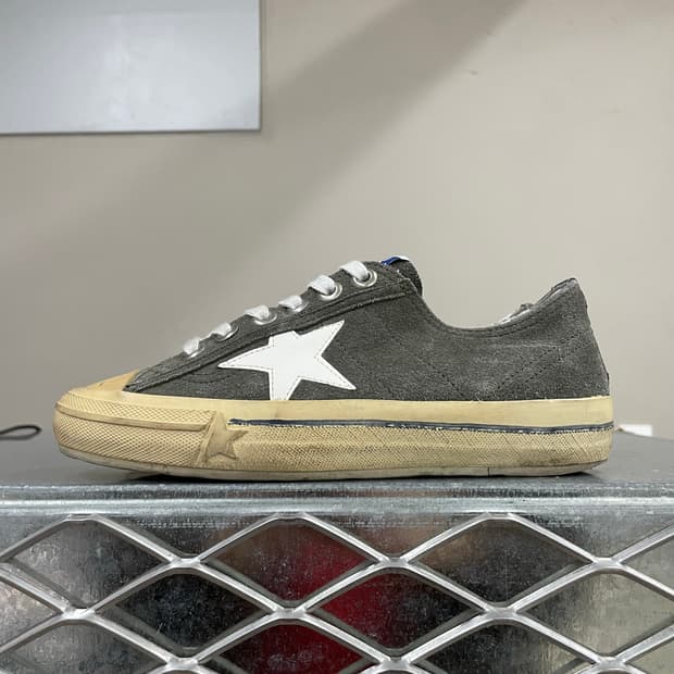 골든구스 브이스타 36(gr-4723)