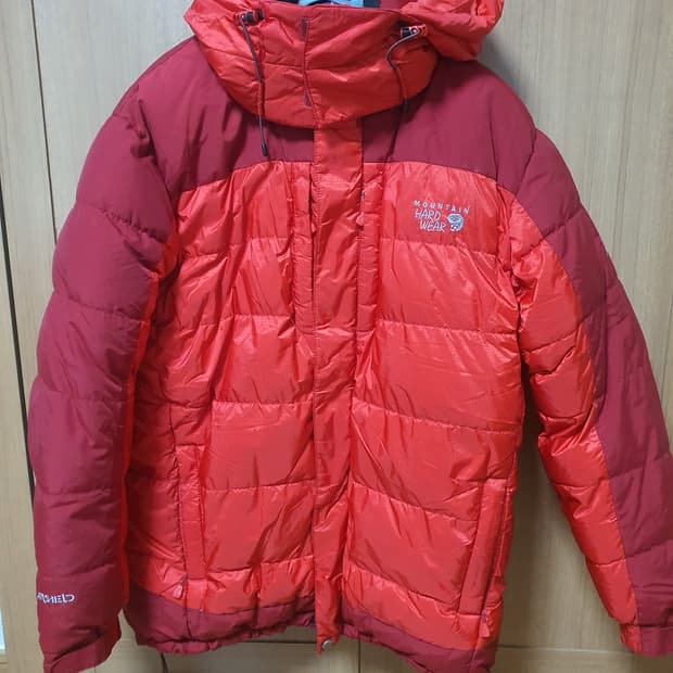 마운틴 하드웨어 대장급 구스다운 패딩 M사이즈