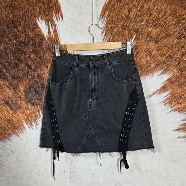 일본 gu 그레이 아일렛 펑크 미니 스커트