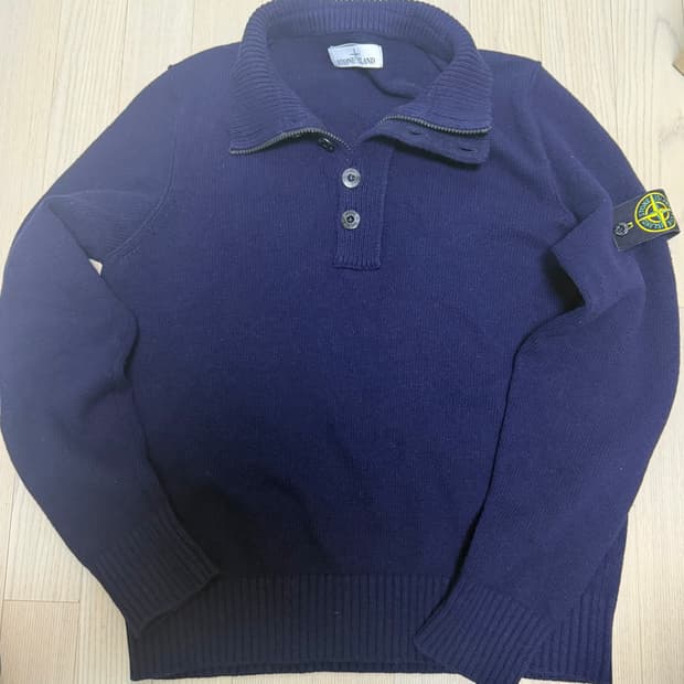 스톤아일랜드 반집업 니트