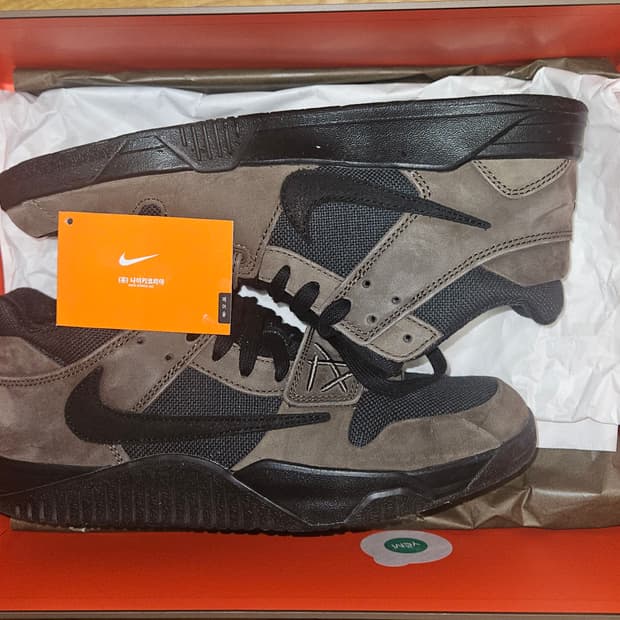 조던 x 트래비스 스캇 점프맨 잭 TR 블랙 앤 다크 모카 280