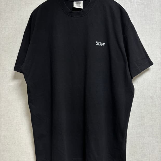 베트멍 VETEMENTS STAFF 반팔 티셔츠