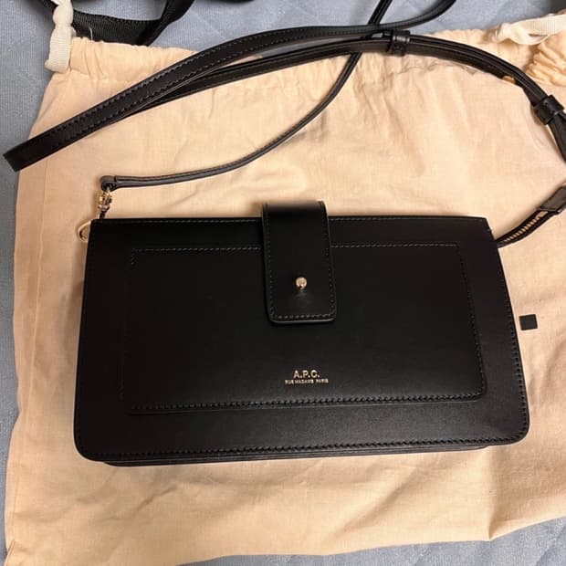a.p.c 아페쎄 알반 미니 크로스백  블랙