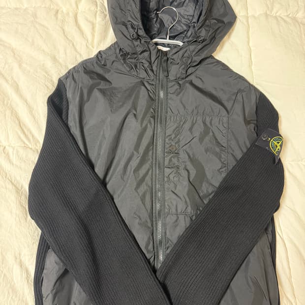 24FW 스톤아일랜드 컴퍼스 배지 자켓 