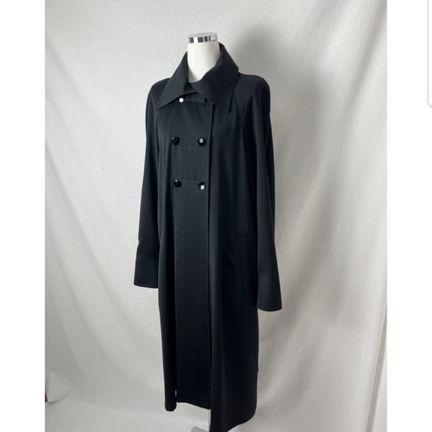 AKI 폴리 원단 롱 코트