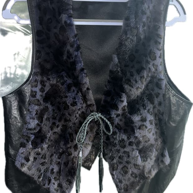 퍼플 레오파드 레더 베스트