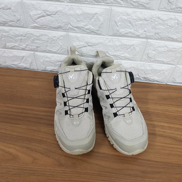 밀레 트레킹화 235 (등산화)