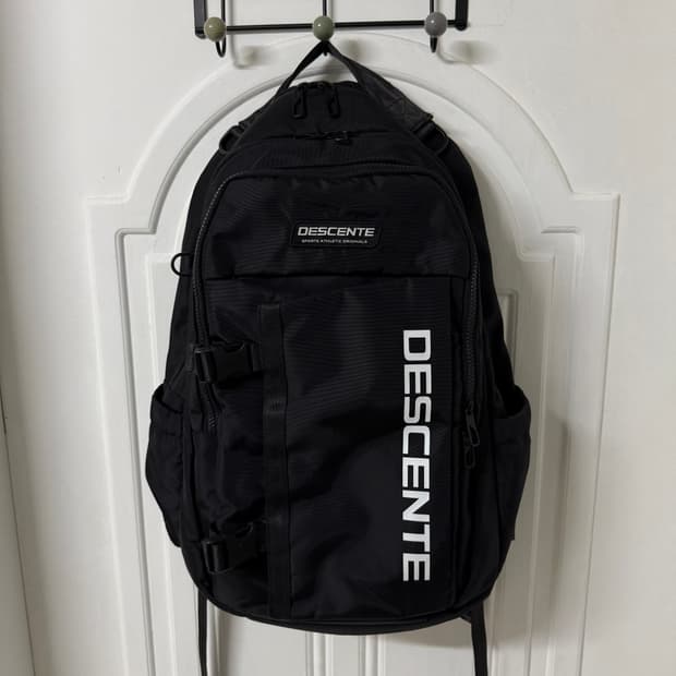 데상트 턴즈 백팩 가방