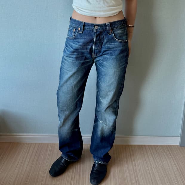 Vintage 00s Levi’s 501