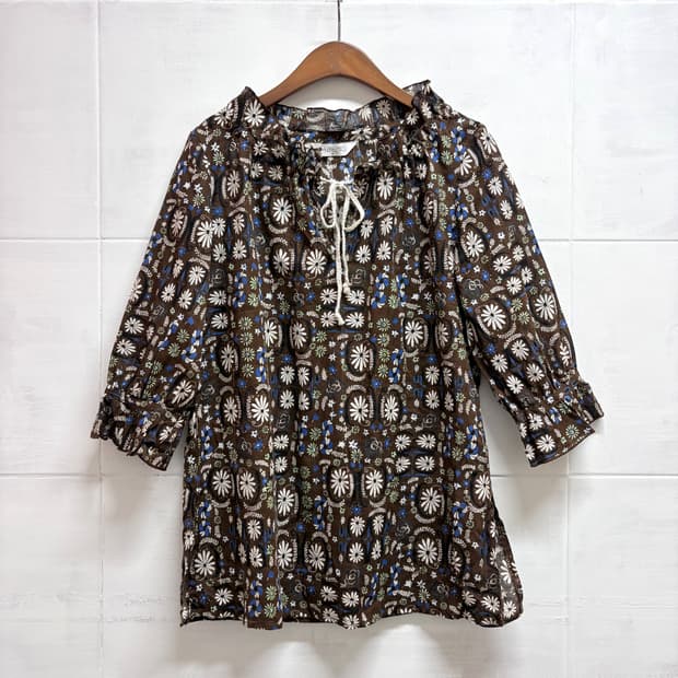 ABEND 브라운 히피 페어리 리본 플라워 블라우스 JPN
