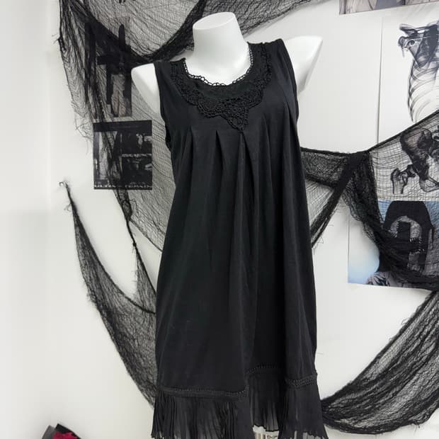 Lace detailed sleeveless long onepiece  