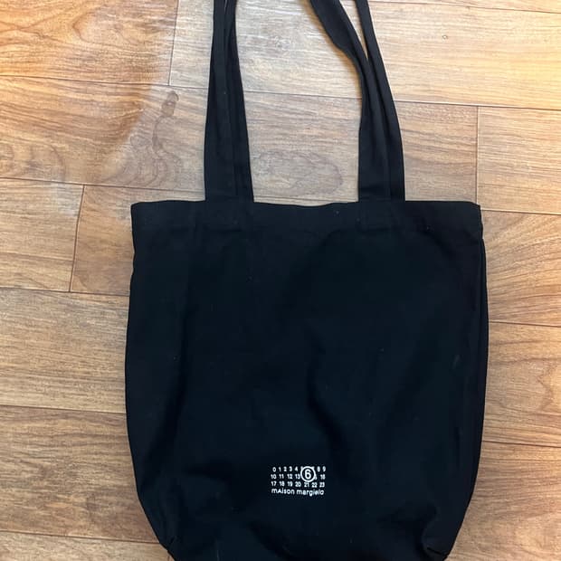 메종 마르지엘라 블랙 토트백