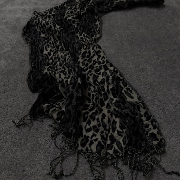 Vintage v-kei punk mood leopard scarf