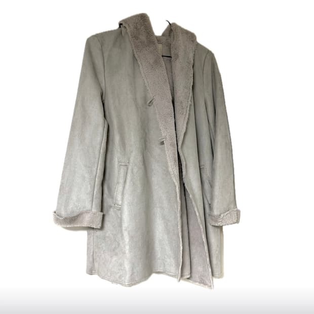 그레이 퍼 미디 코트