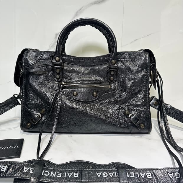 [SA 정품] 발렌시아가 로고스트랩 시티 모터백 스몰