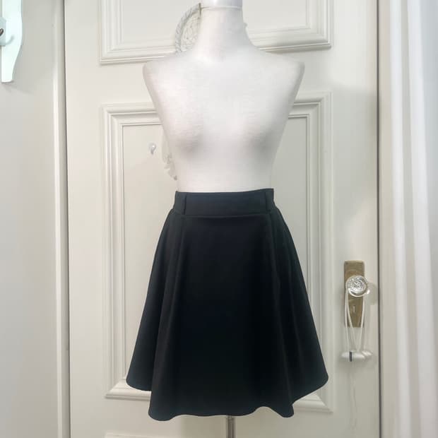 black pleats banding midi skirt(size-M)