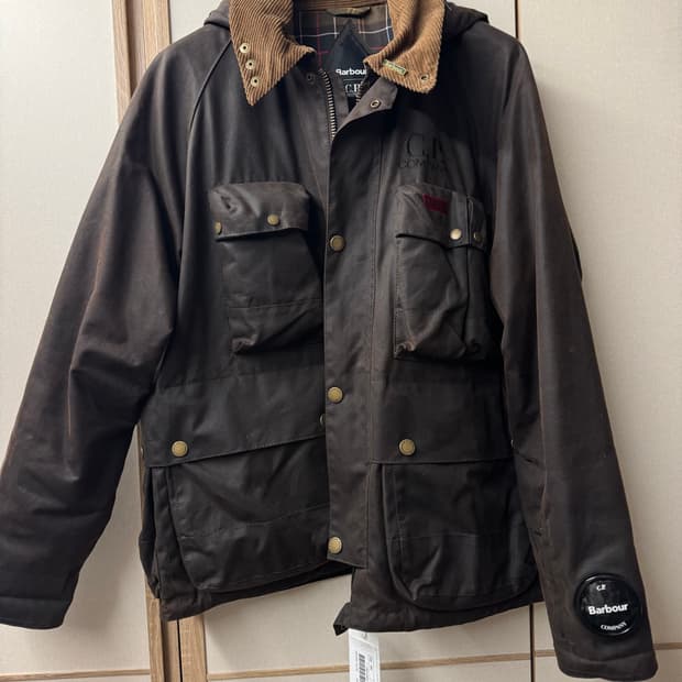 바버 X CP컴퍼니 왁스 자켓 브라운