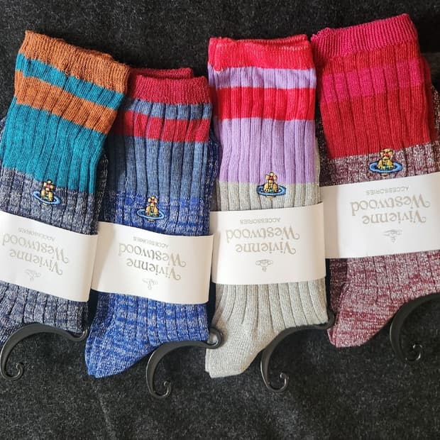 비비안웨스트우드 반짝이 양말