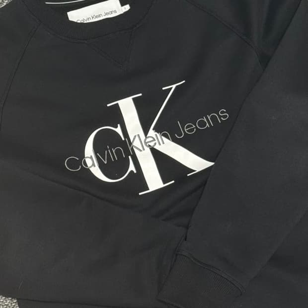 캘빈클라인 맨투맨 s