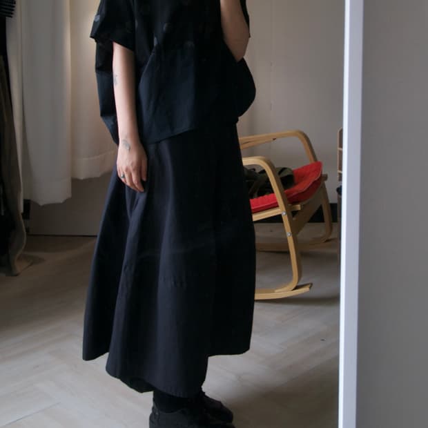 black pocket ballon skirt