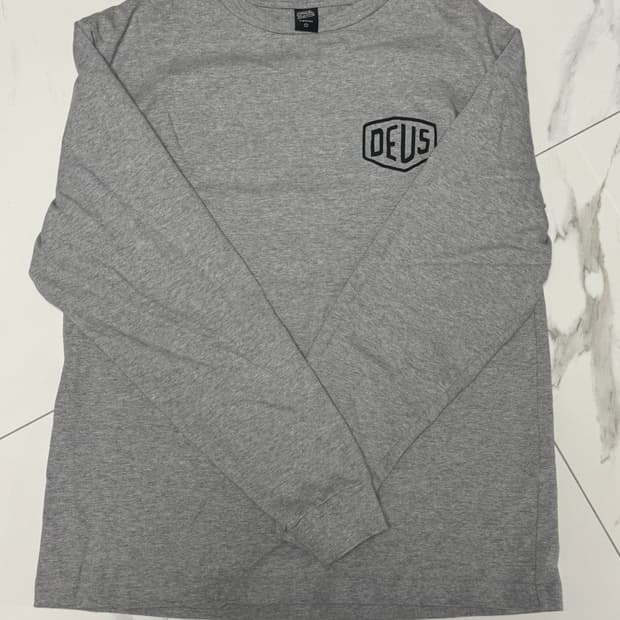 데우스 엑스 마키나 서울 컬리지 롱슬리브 티셔츠