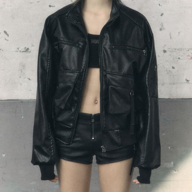 <새상품>HIGH NECK POCKET LEATHER JUMPE