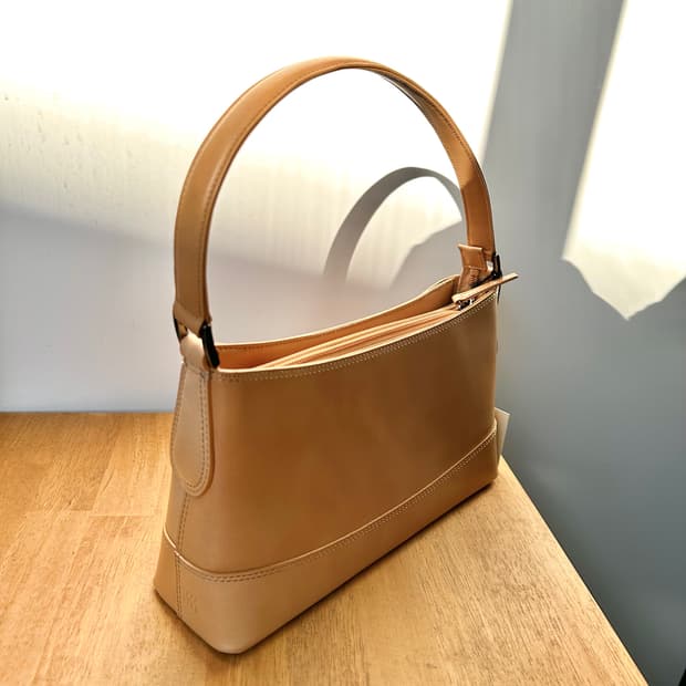이세이미야케 im product 가죽 토트백