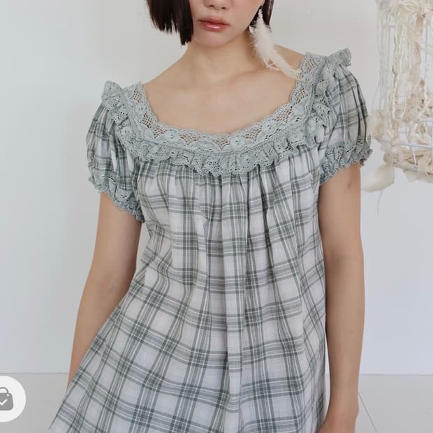 콜로신스 블라우스