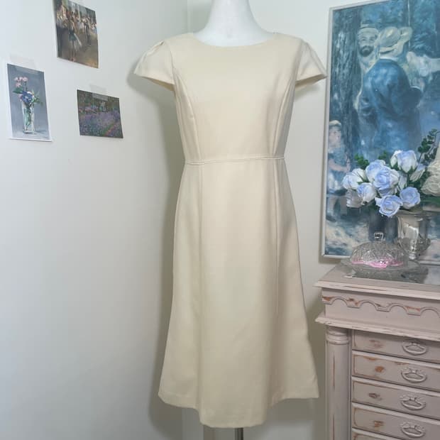 butter ivory puff feminine opc(size-7)