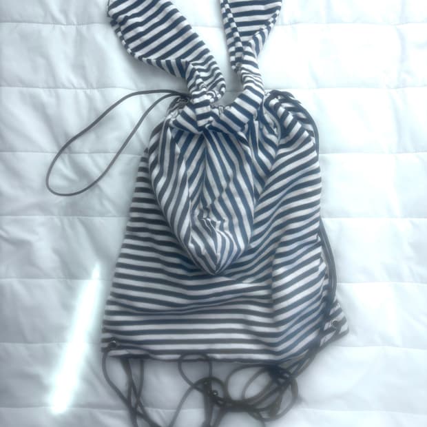Nuyet 누엣 Stripe rabbit hoodie bag