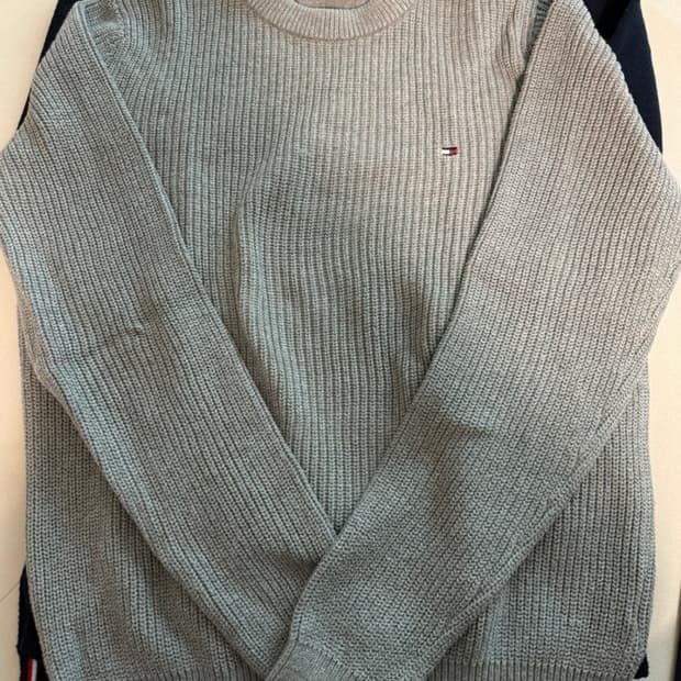 타미 그레이 니트