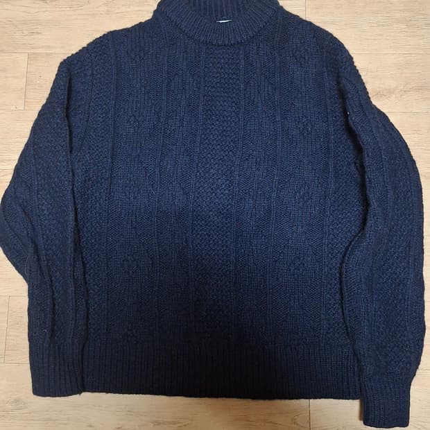 토마스모어 네이비 니트 95사이즈