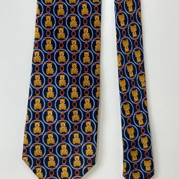 아쿠아스큐텀 넥타이