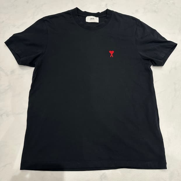 아미 블랙 하트 로고 반팔 티셔츠 M 사이즈