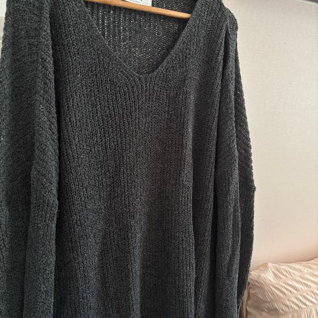 브이넥 여름니트 차콜 (새상품)