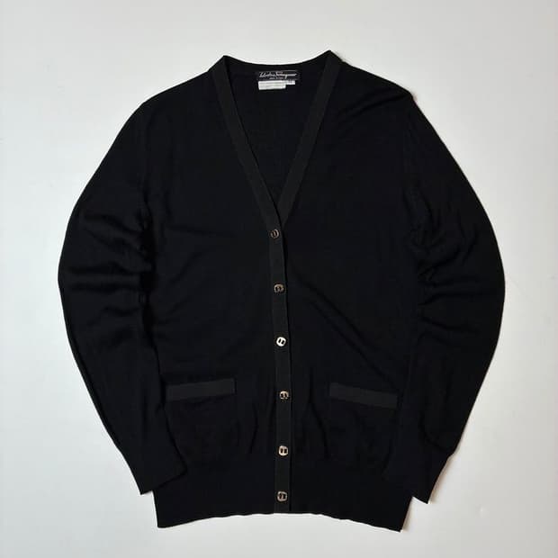 페라가모 90's 울 버튼 니트 가디건 PN8810