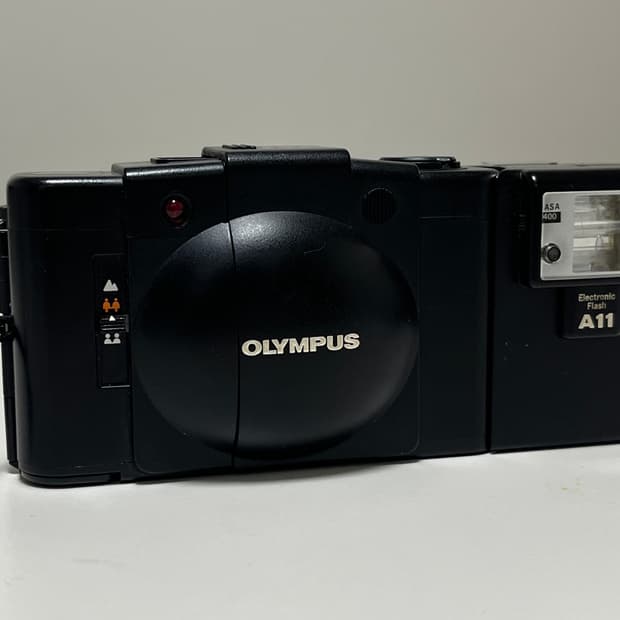 Olympus XA2
