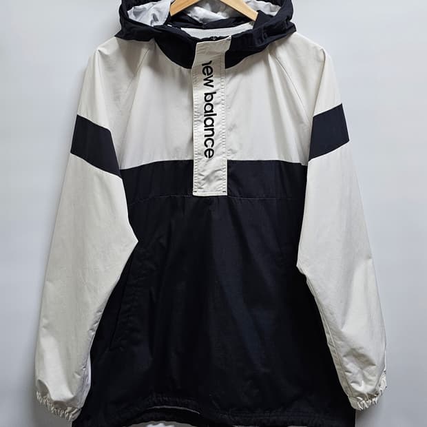 뉴발란스 아노락 바람막이 L 100