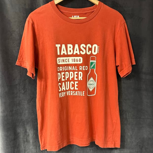 유니클로 UT TABASCO 타바스코 공식 그래픽 반팔 티셔츠 M