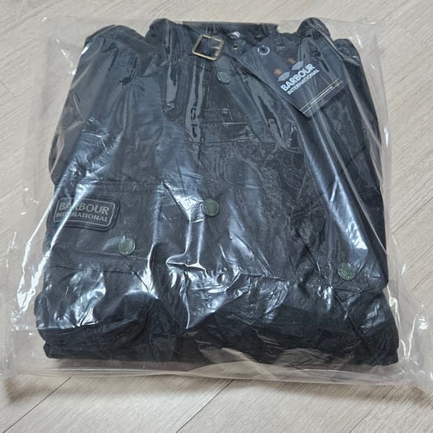 바버 인터네셔널 퀼팅 세이지 자켓 M (100) 새상품