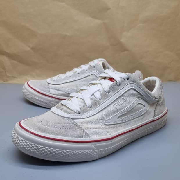 휠라 클래식 보더 스니커즈 250