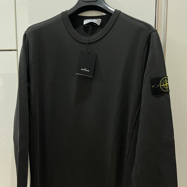 25ss 스톤아일랜드 차콜맨투맨 (새상품)