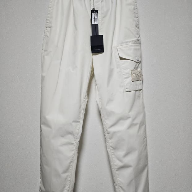 스톤아일랜드 고스트 피스 O-벤틸 카고 트라우저 (새 상품)