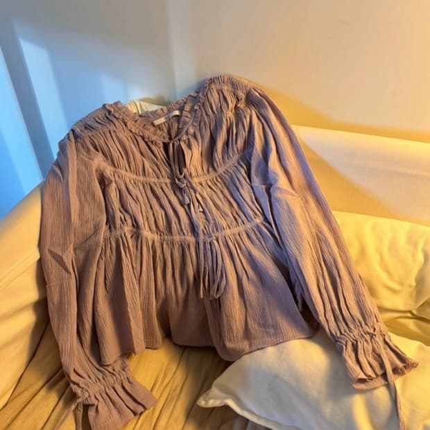 쟈니헤잇재즈 코튼 셔링 블라우스