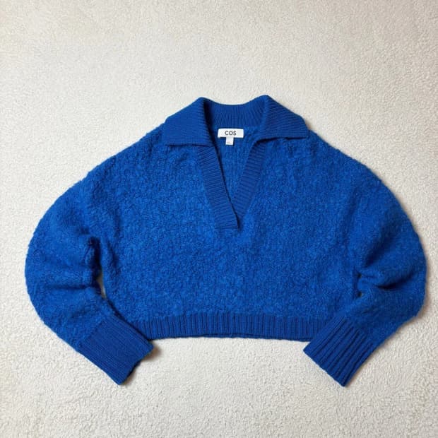 코스 COS 알파카 부클레 크롭 카라 니트 PN6566