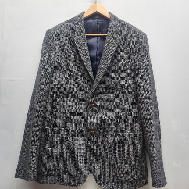 헤지스 로고자수 헤링본 울 엘보패치 블레이저 100(L)